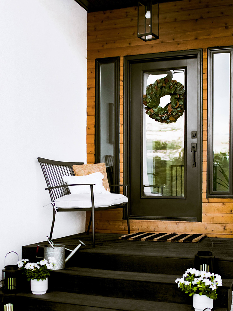 20 Cute Small Front Porch Decor Ideas - Society19  Front porch decorating, Door  mat diy, Porch decorating